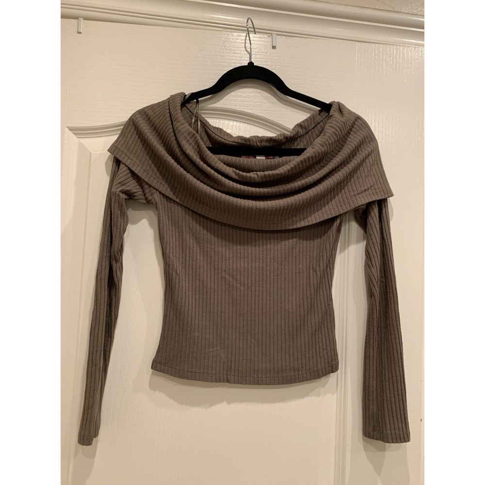 Ribbed Off-Shoulder‎ Long Sleeve Top
